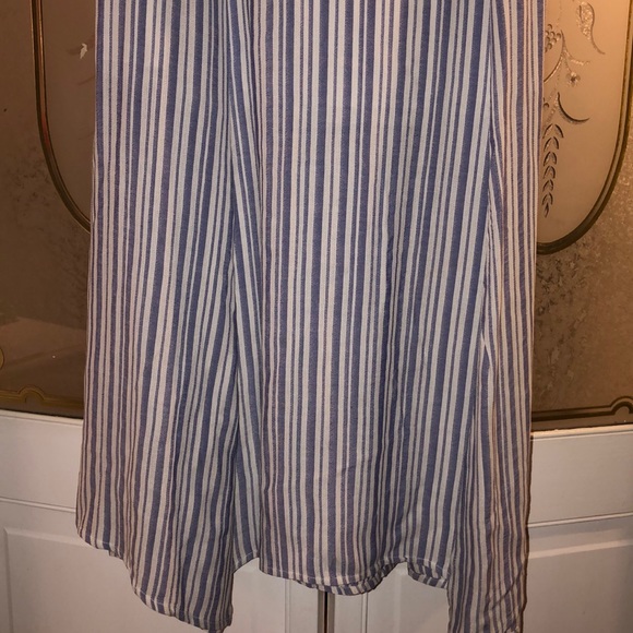 Two piece set.medium skirt small top. Never worn - Picture 2 of 7